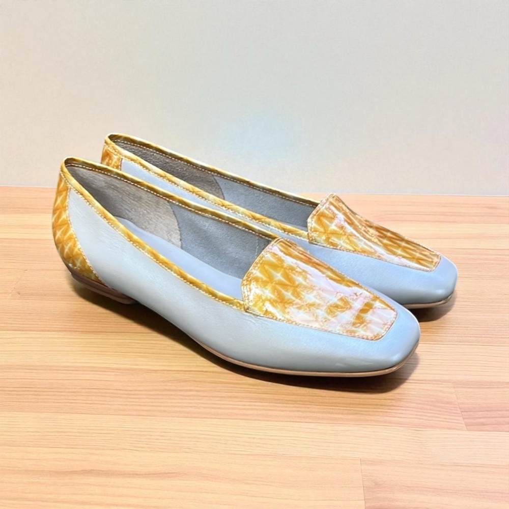 Antonio Melani “Empire” Leather Square Toe Flat in Silver Size 9 1/2